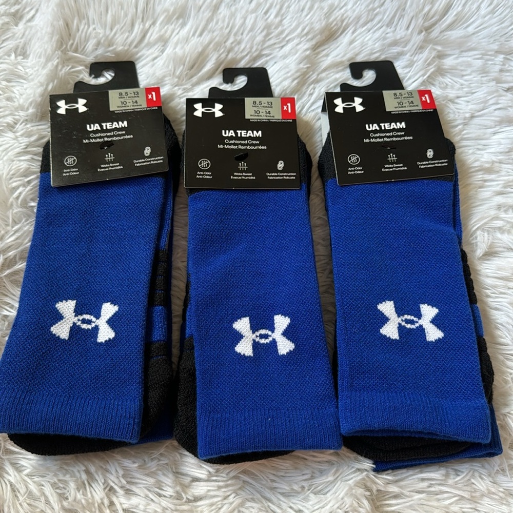(3) NWT UNISEX UA TEAM CUSHIONED CREW SOCKS